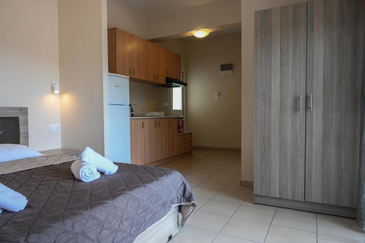 Priona Rooms Paralía Skotínis Kültér fotó