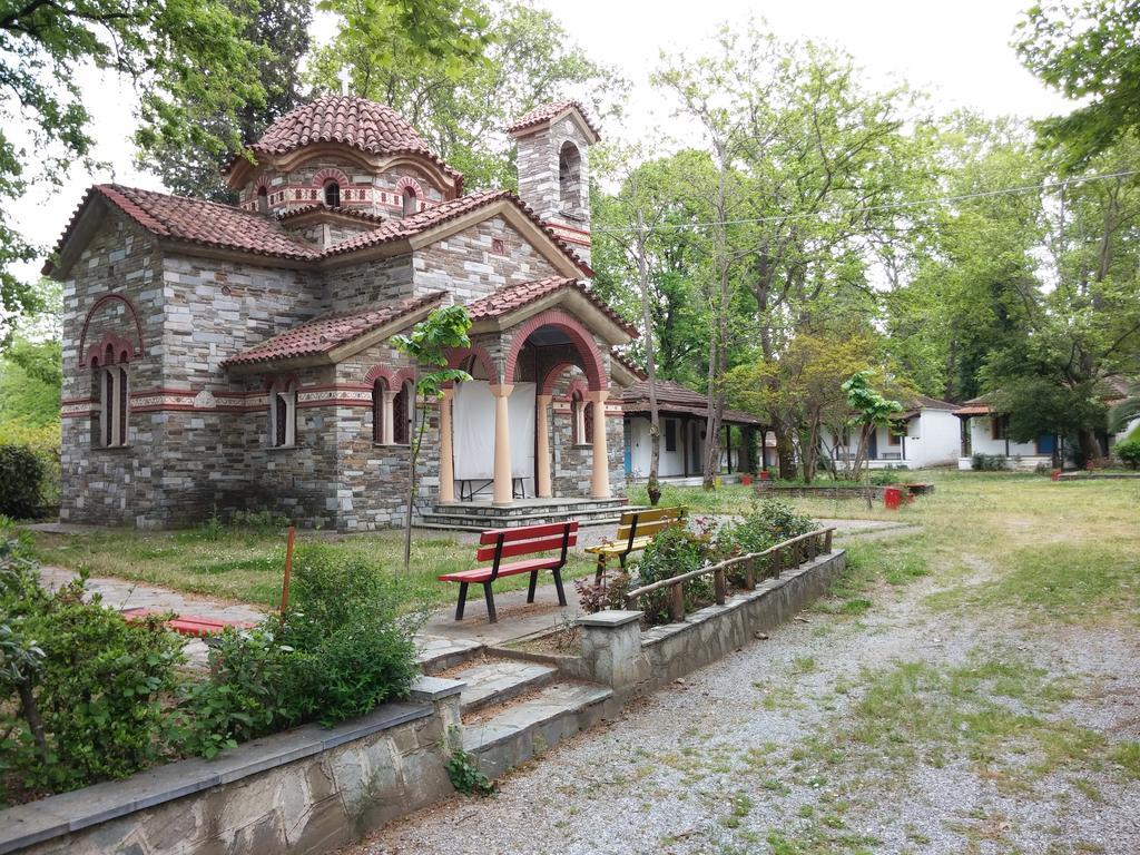 Priona Rooms Paralía Skotínis Kültér fotó