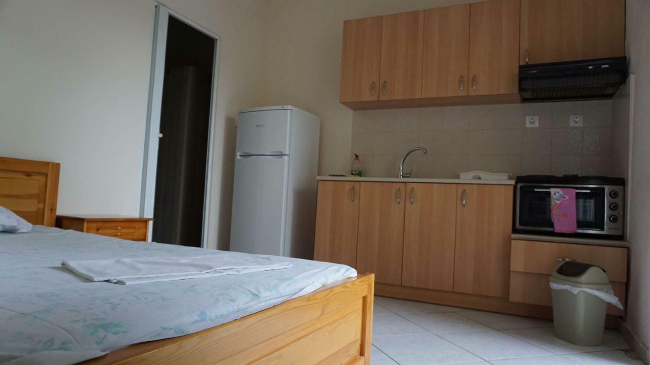Priona Rooms Paralía Skotínis Kültér fotó
